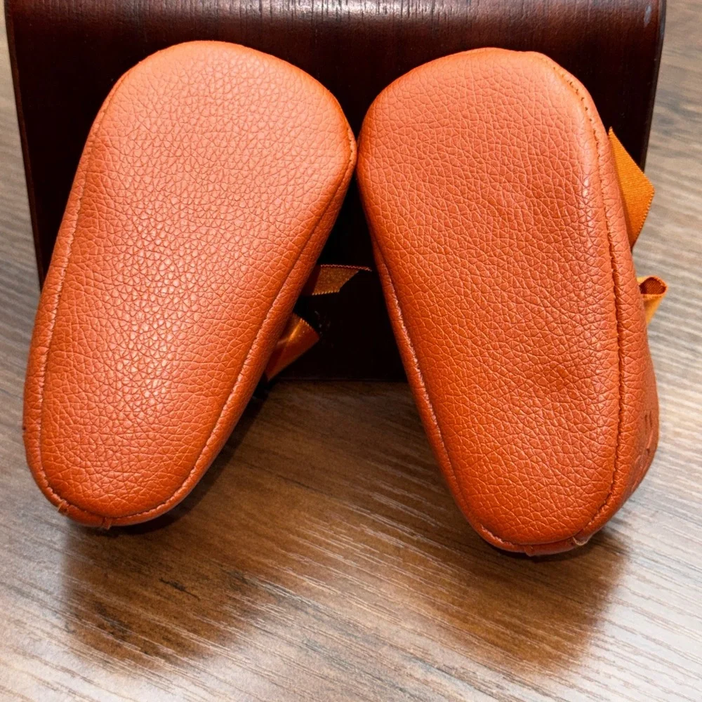 ⁠NWT Lucky Brand Baby Girl Crib Shoes Size 2 (3-6M) Cognac Bow Mary Jane NIB⁠